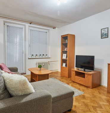 Prenájom veľkého 2 izbového bytu s balkónom na Hospodárskej ulici