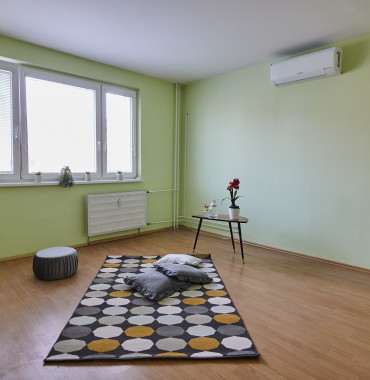 2 izbový byt s priestrannou lodžiou po čiastočnej rekonštrukcii v centre a zároveň v kľudnom prostredí mesta Senec